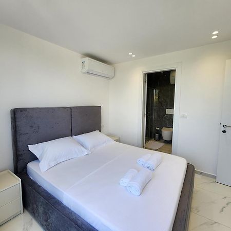 טיראנה Penthouse With A City View מראה חיצוני תמונה